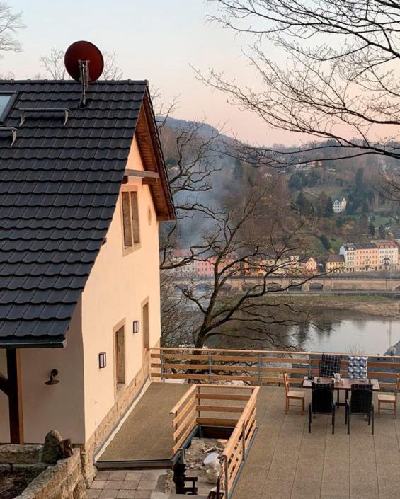Luxusboofe - Ferienhaus Am Lilienstein Konigstein an der Elbe Bagian luar foto